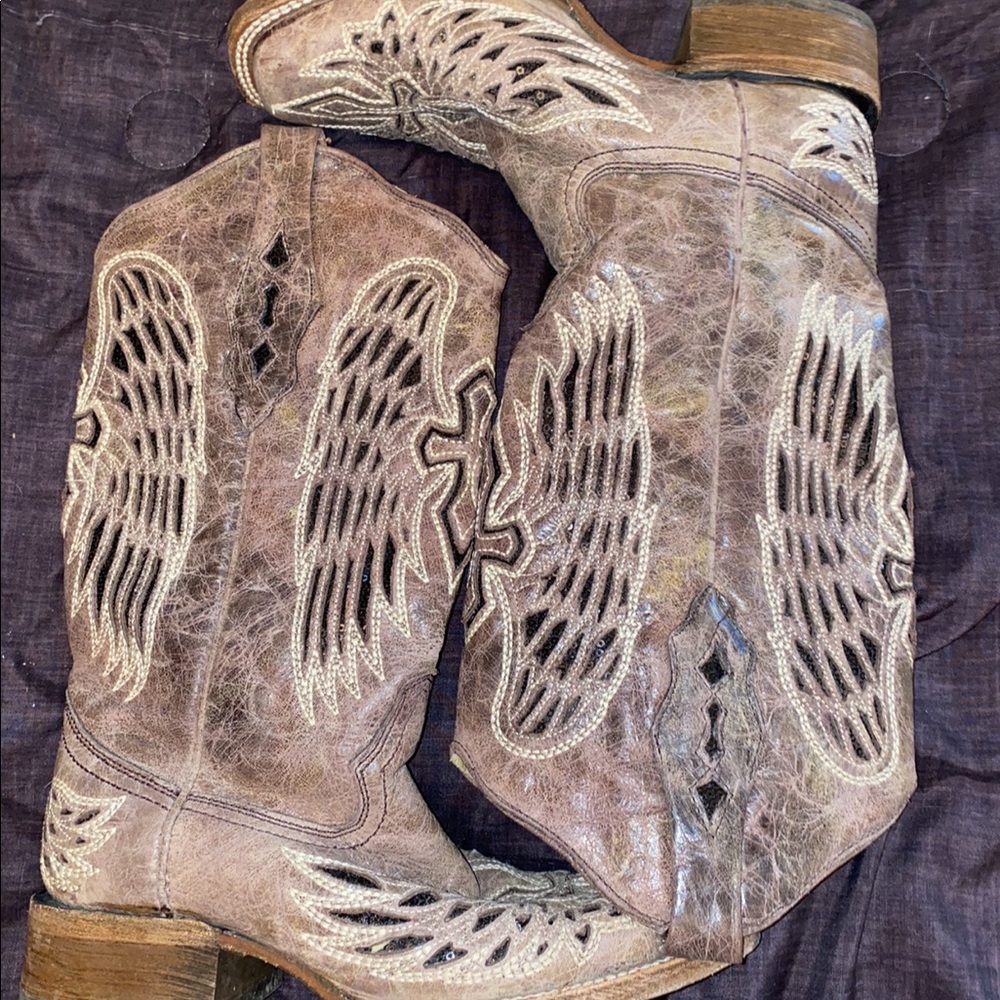 Beautiful Corral boots only worn a couple times!